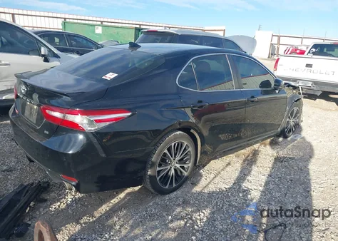 2020 Toyota Camry Se z USA, uszkodzony, nr VIN 4T1G11AK4LU343307